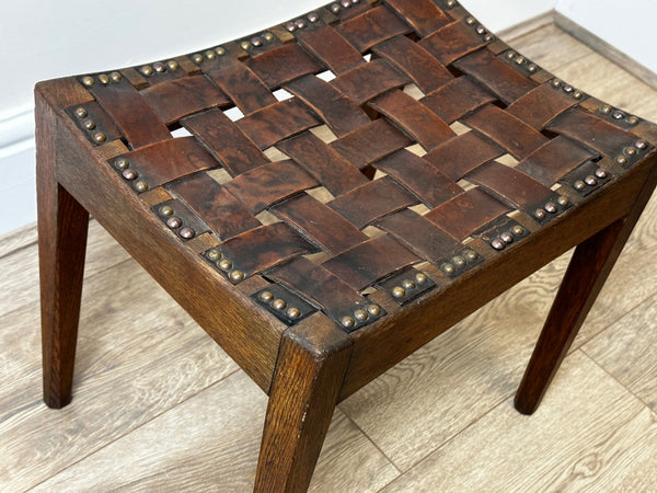 British Arts & Crafts C1910 Oak & Leather Footstool By Arthur Simpson - Cheshire Antiques Consultant