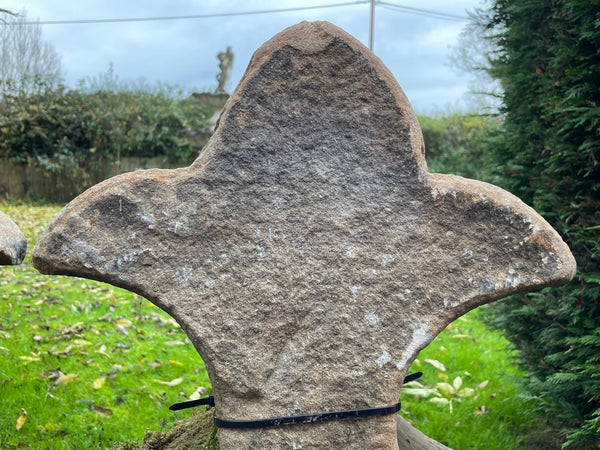 Pair Antique Reclaimed 19th Century Carved Stone Fleur De Lis Finials - Cheshire Antiques Consultant